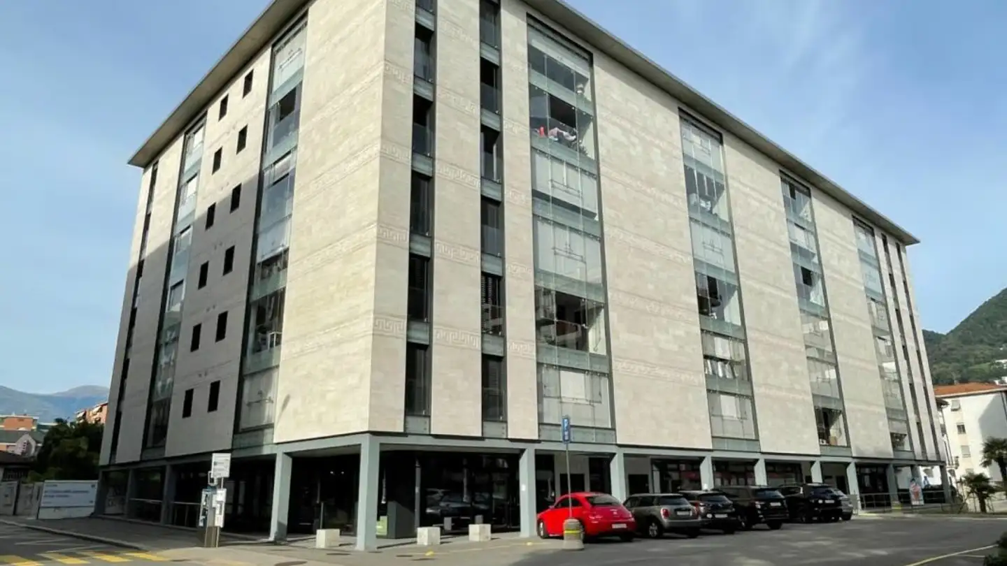 Tiefgaragenstellplatz mieten - Via Rinaldo Simen, 6900 Lugano