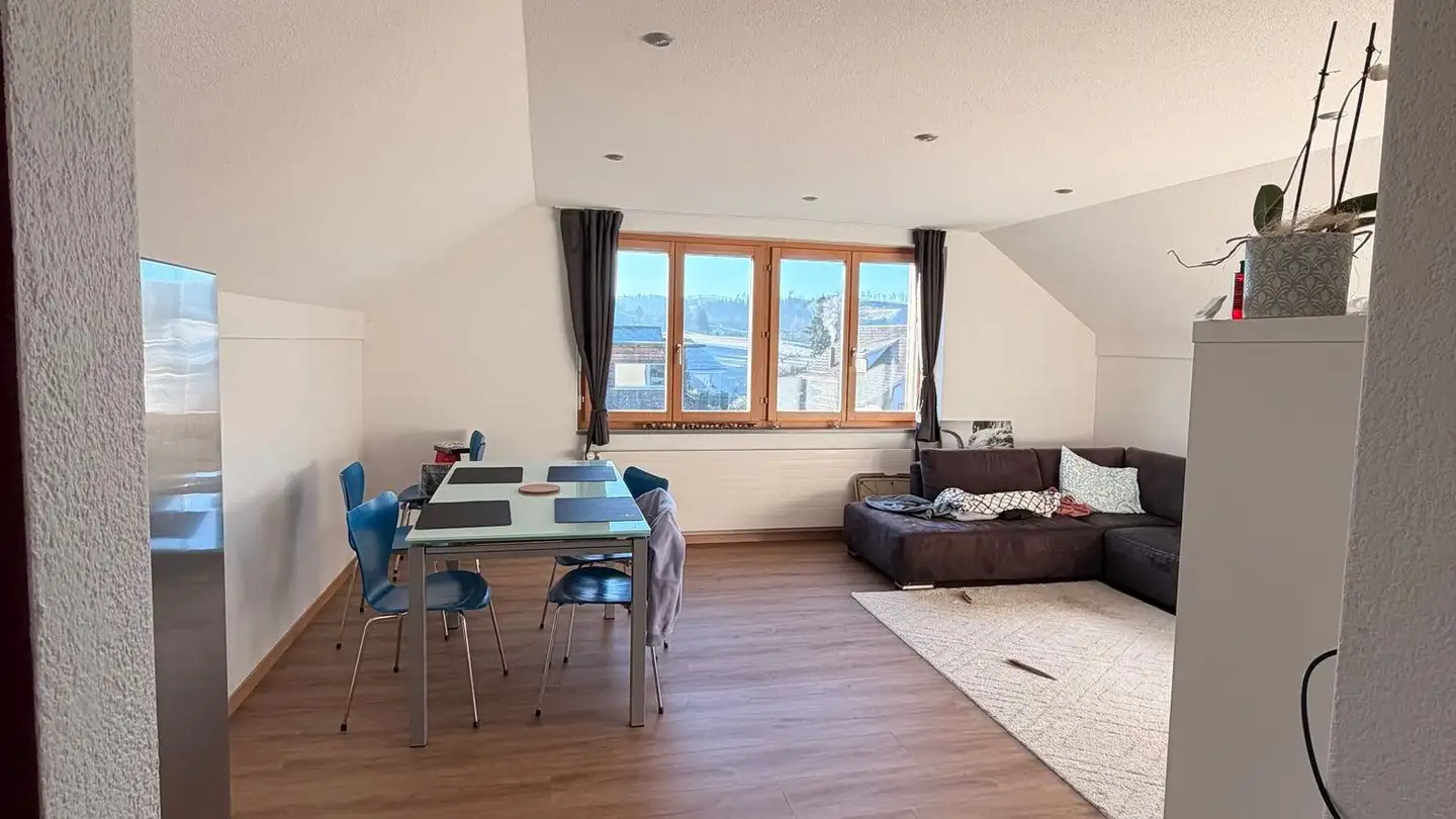 Dachgeschosswohnung mieten - Lerchenweg 11, 4950 Huttwil