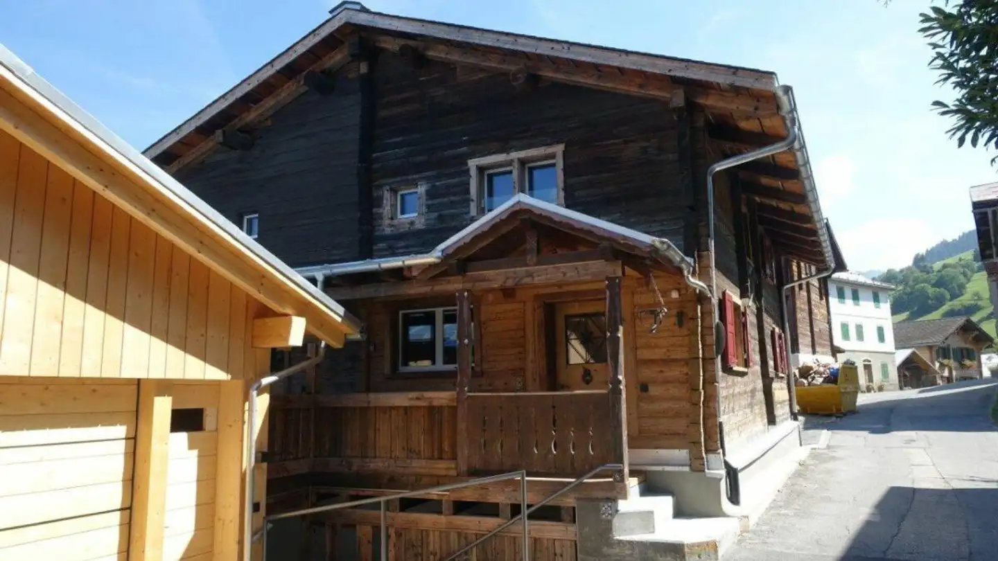 Appartement à vendre - Via Sutvi, 7141 Luven
