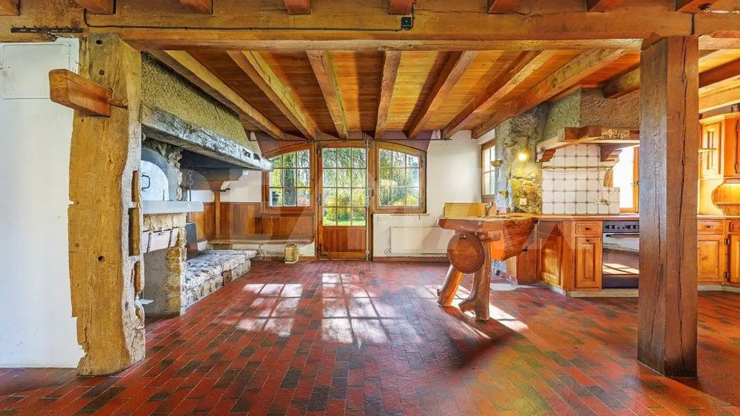 Villa for sale - 1046 Rueyres