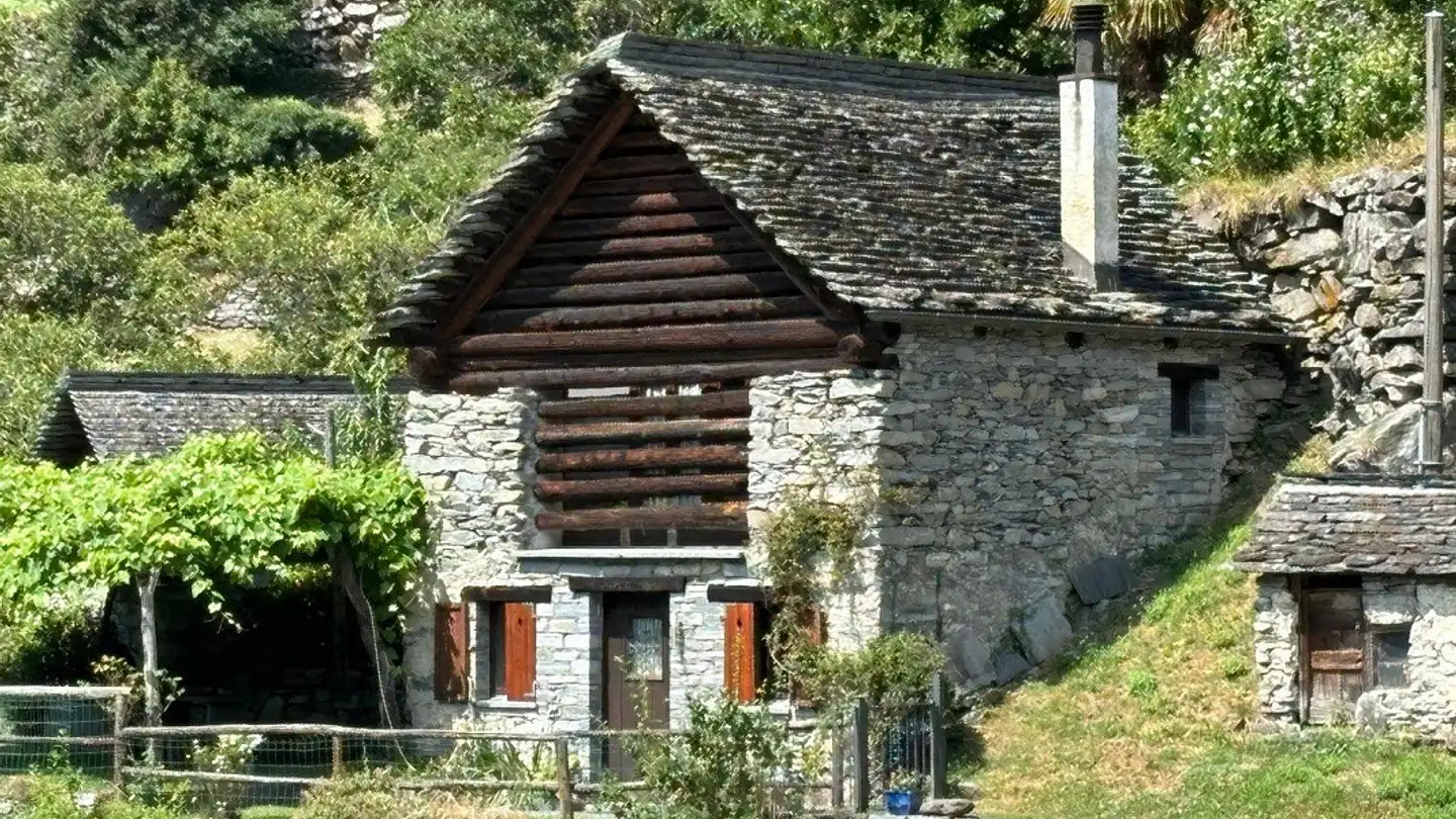 Maison individuelle à vendre - 6692 Brontallo