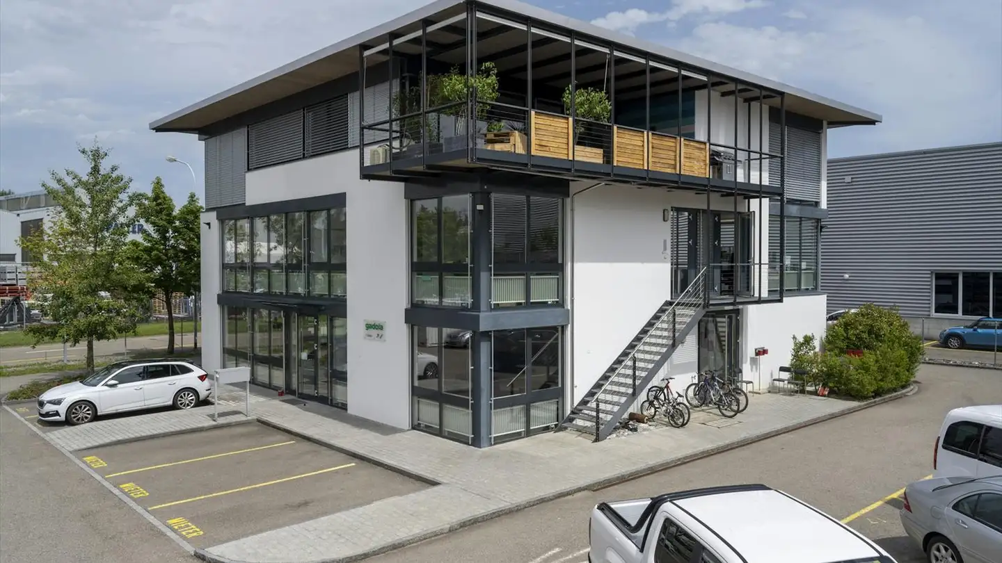 Bürofläche mieten - Grossrietstrasse 11a, 8606 Nänikon