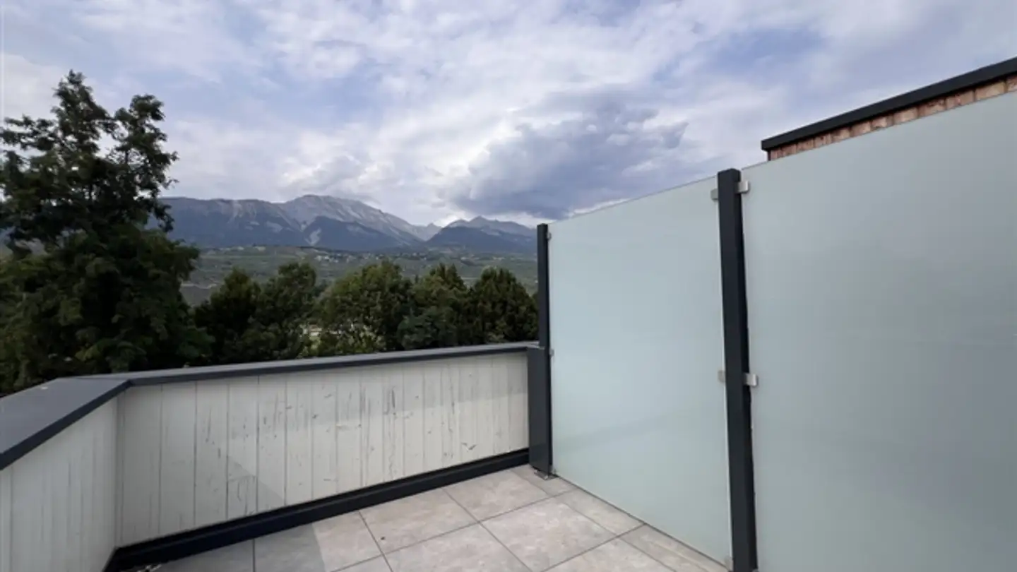 Apartment for rent - Route De Chippis 70a, 1967 Bramois - Photo 2