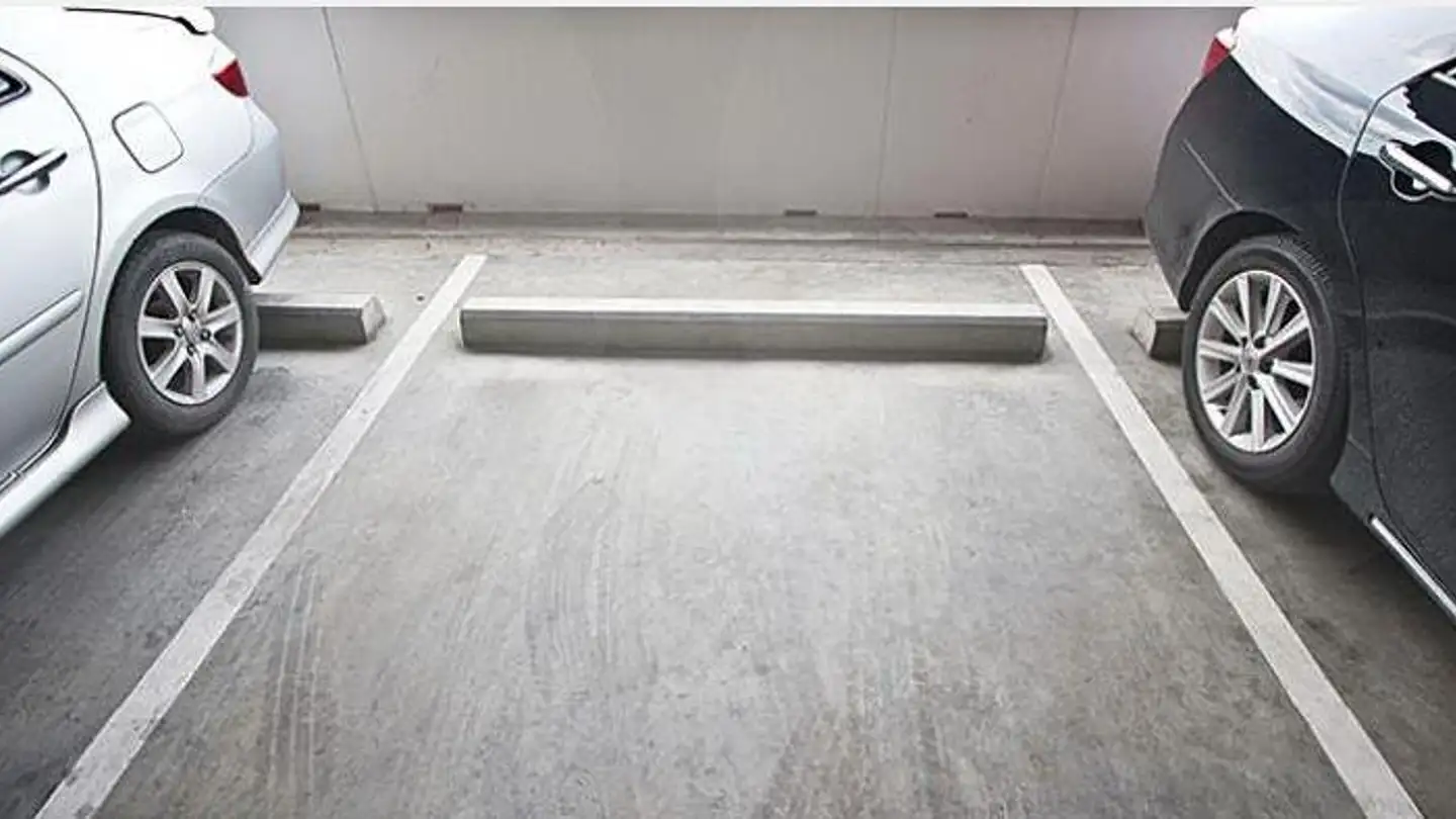 Tiefgaragenstellplatz mieten - Sechtbachweg 5, 8180 Bülach