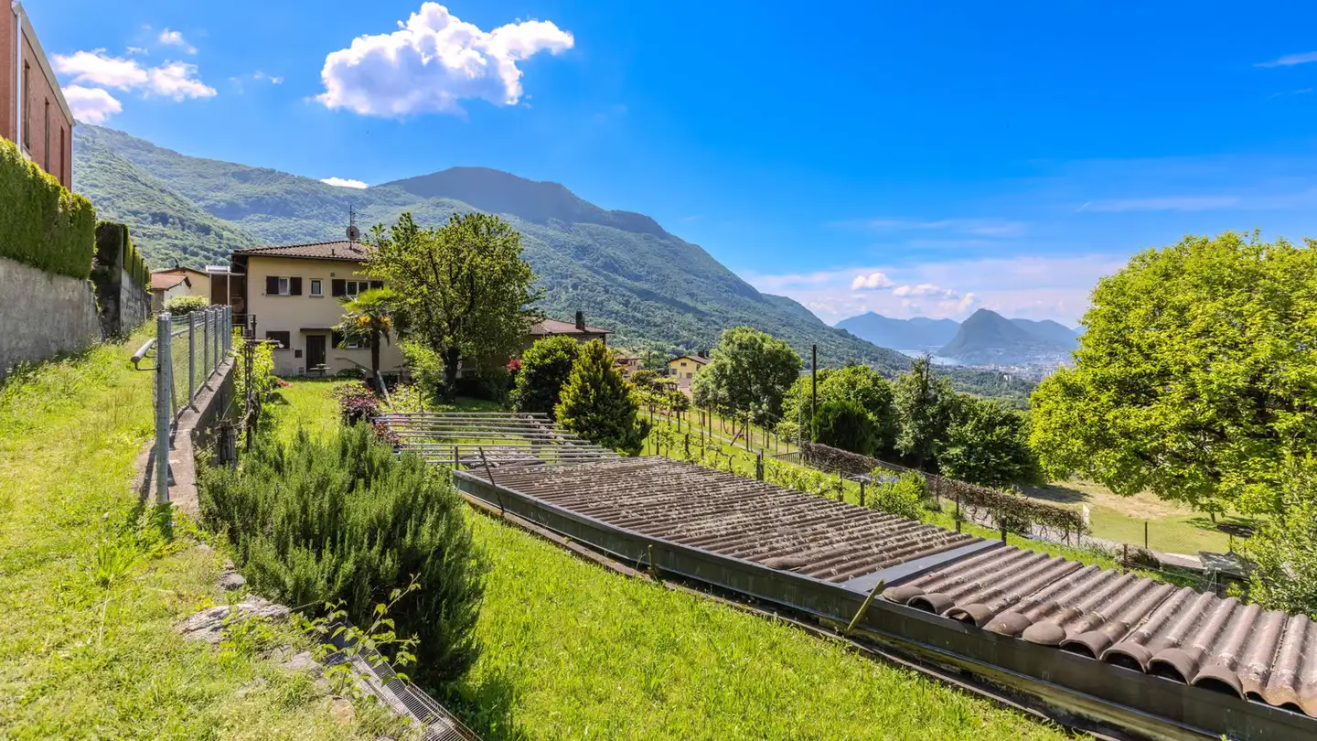 Constructible plot for sale - 6968 Sonvico