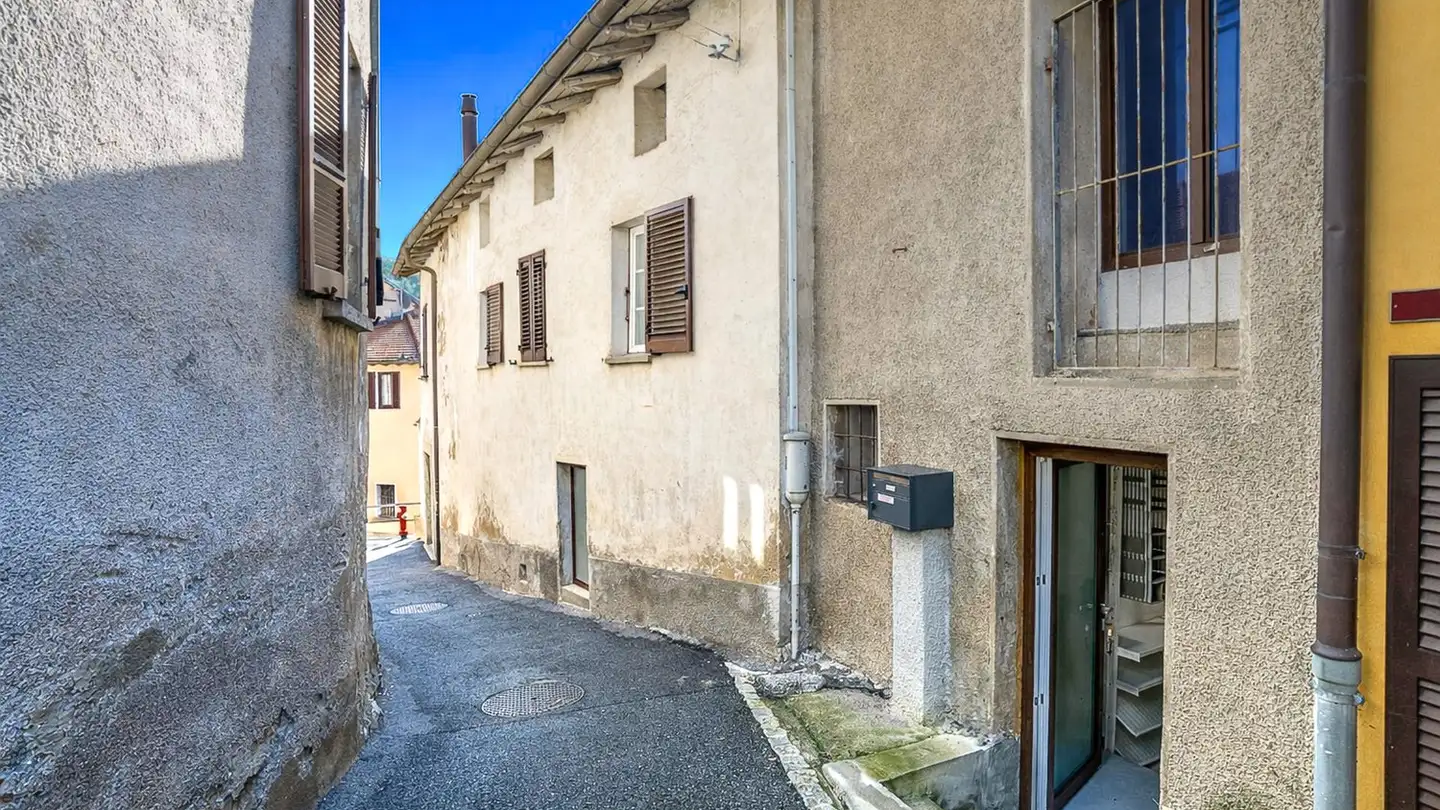 Casa singola in vendita - 6837 Caneggio