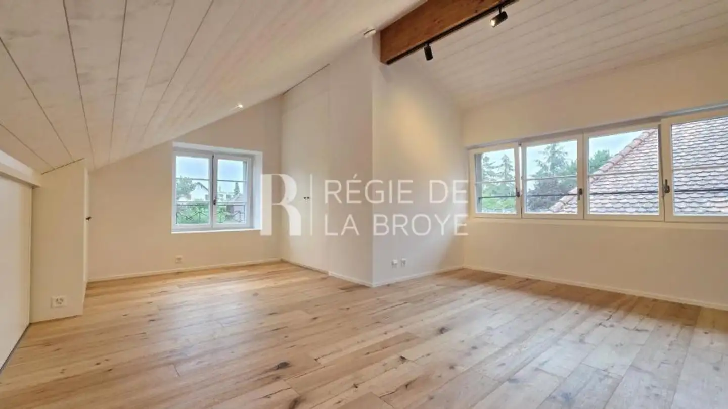 Attic flat for rent - Grand-Rue 6, 1470 Estavayer-le-Lac - Photo 4