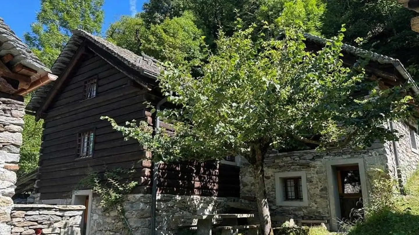 Haus kaufen - Lovàlt, 6694 Prato-Sornico