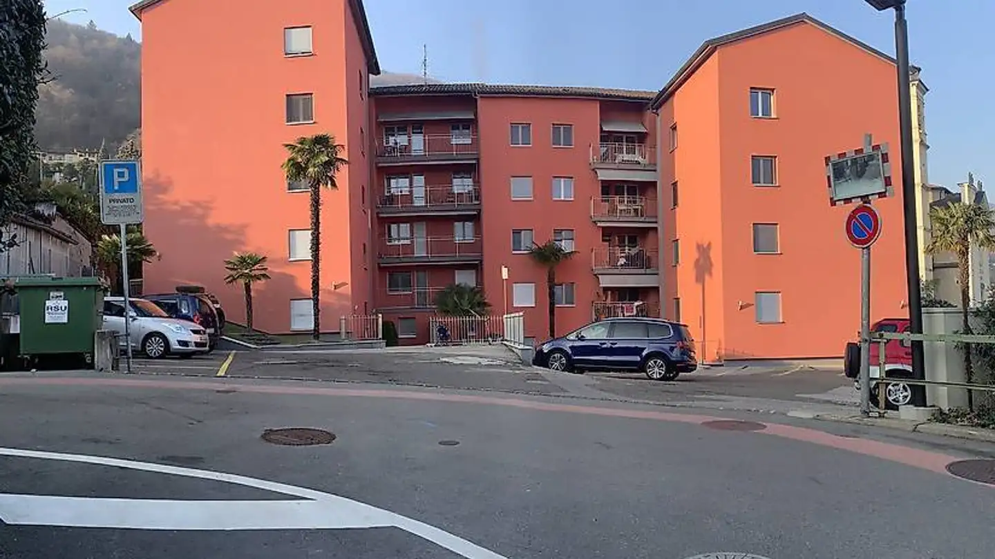 Parcheggio esterno in affitto - Via Sasselli, 6982 Agno