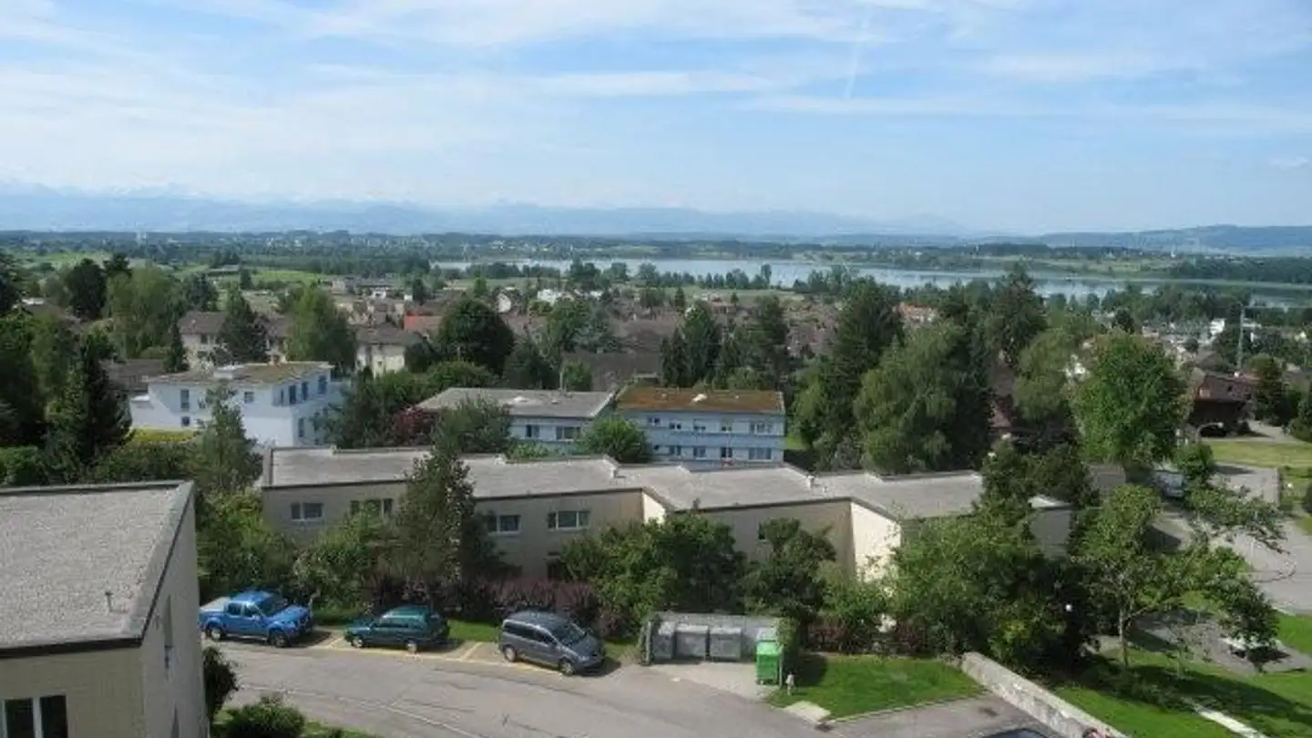 Place de parking extérieure à louer - Pfaffbergstrasse 6, 8330 Pfäffikon ZH