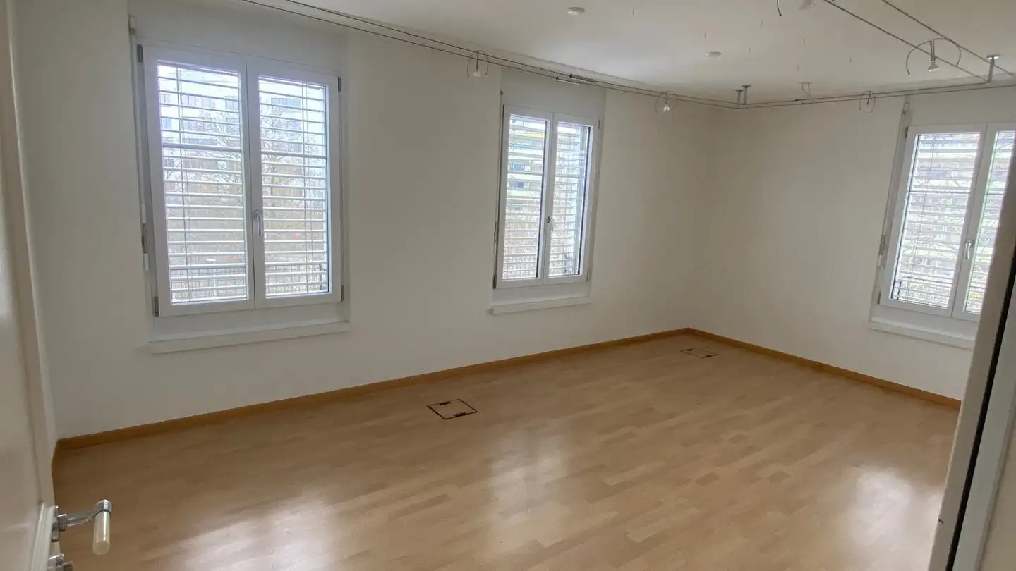 Bürofläche mieten - Ueberlandstrasse 105, 8600 Dübendorf - Foto 2