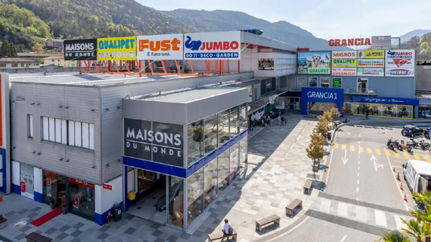 Spazio ufficio in affitto - Via Cantonale, 6815 Melide