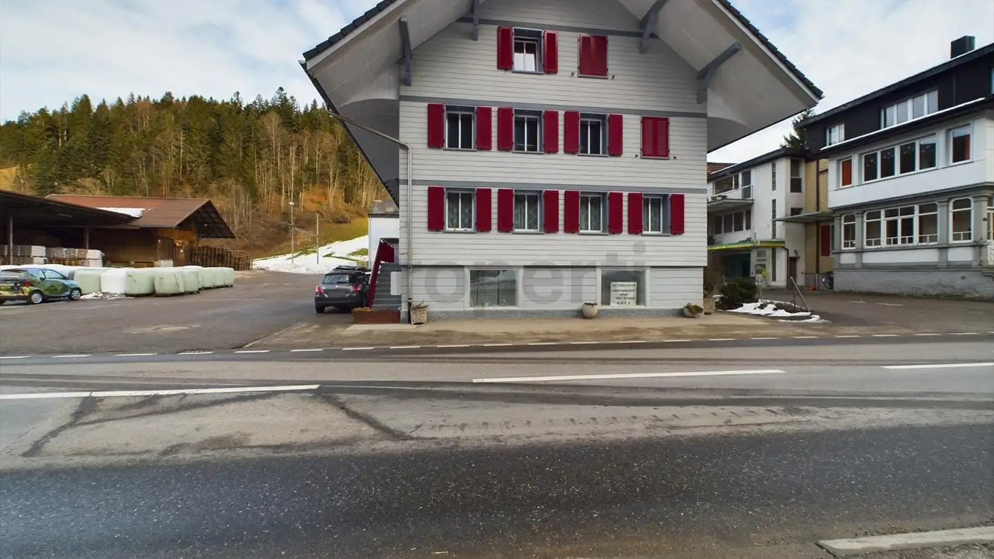 Residential building for sale - 6192 Wiggen