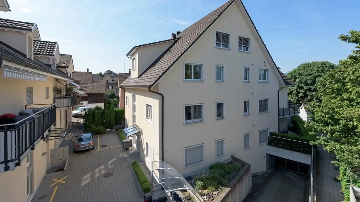 Place de parking extérieure à louer - Seestrasse 22a, 8703 Erlenbach ZH