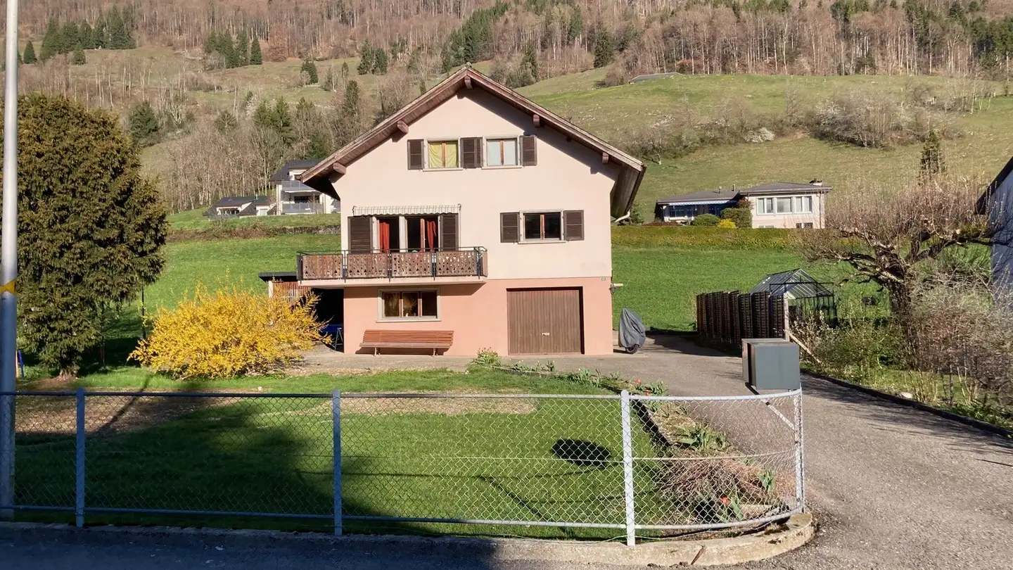 Apartment for rent - 1669 Neirivue - Photo 2