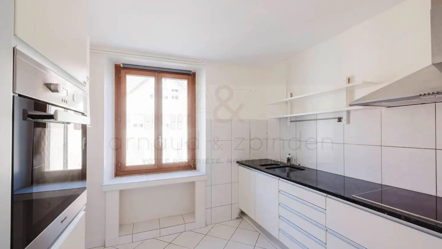 Residential building for sale - 2400 Le Locle - Photo 4