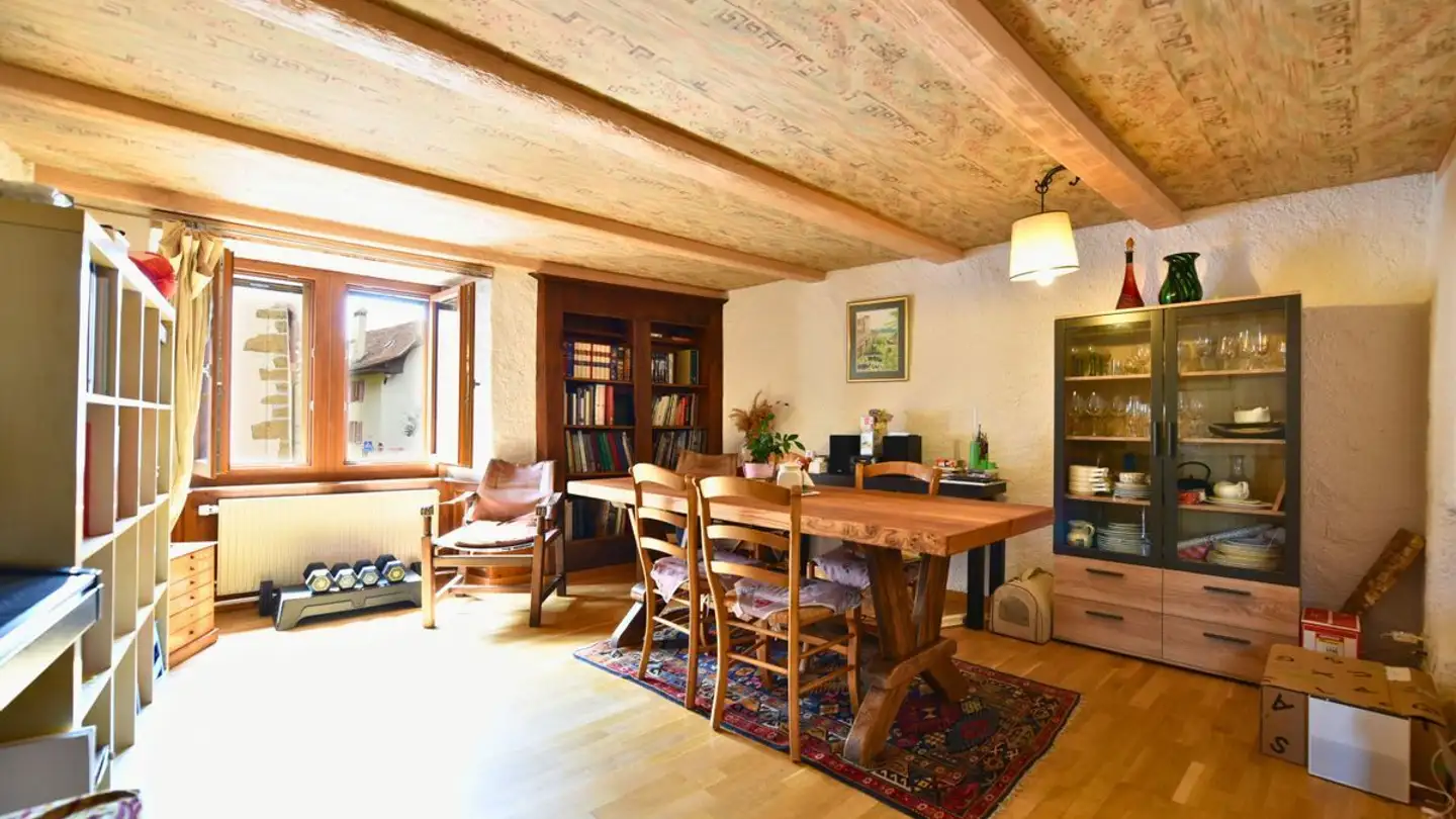 Stepped house for sale - 2088 Cressier NE