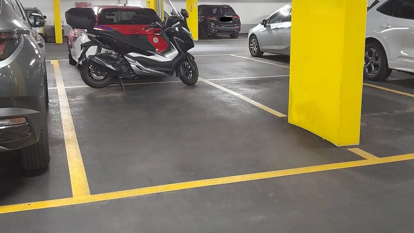 Place de parking souterraine à louer - Sonnenhof 9, 8808 Pfäffikon SZ