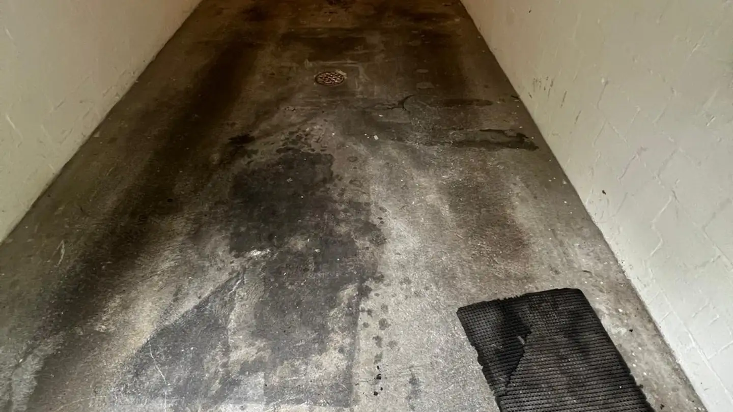 Single garage for rent - Seestrasse 161, 8700 Küsnacht ZH