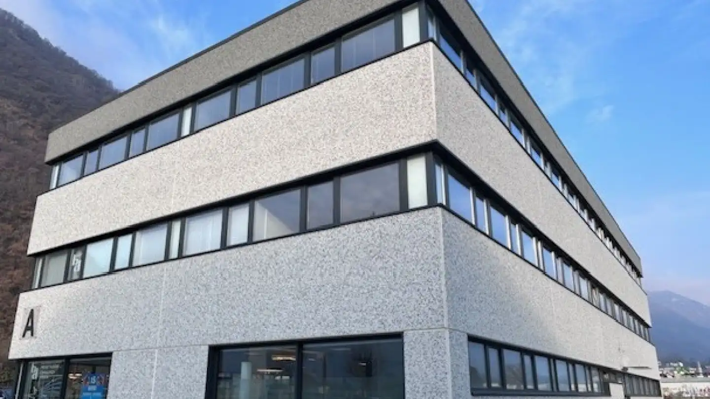 Spazio ufficio in affitto - Via Quatorta, 6533 Lumino - Photo 2