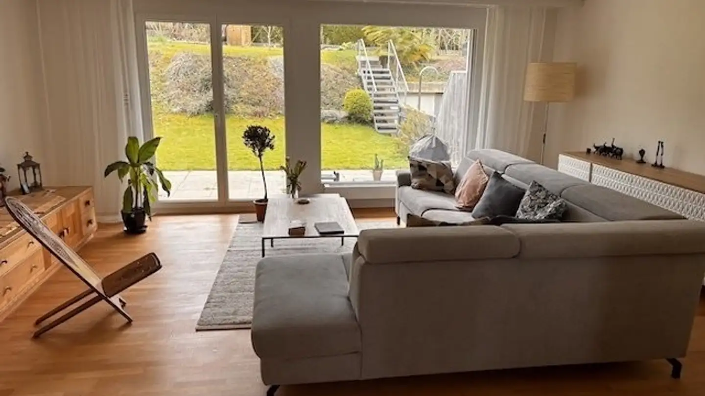 Appartement meublé à louer - 8618 Oetwil am See