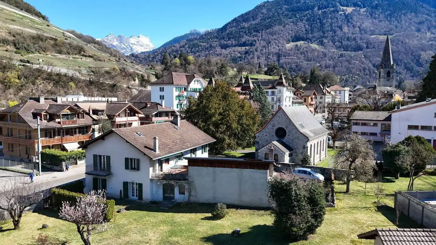 Cave house for sale - 1880 Bex