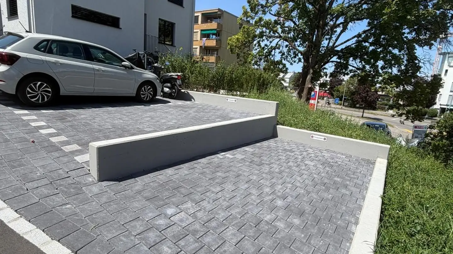 Outdoor parking space for rent - Rosenweg 2c, 8302 Kloten