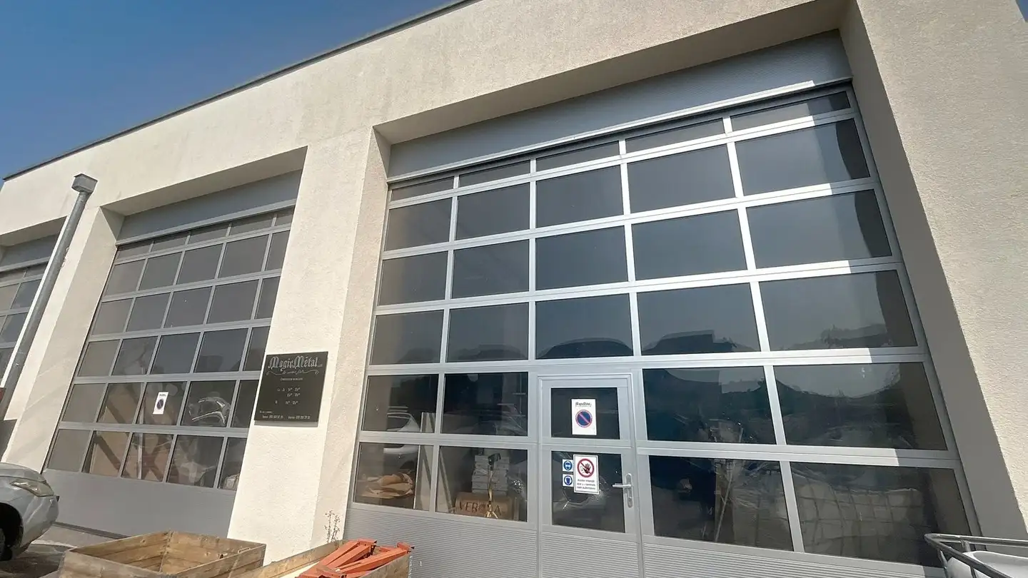 Magasin à louer - Route André-Piller 49, 1720 Corminboeuf