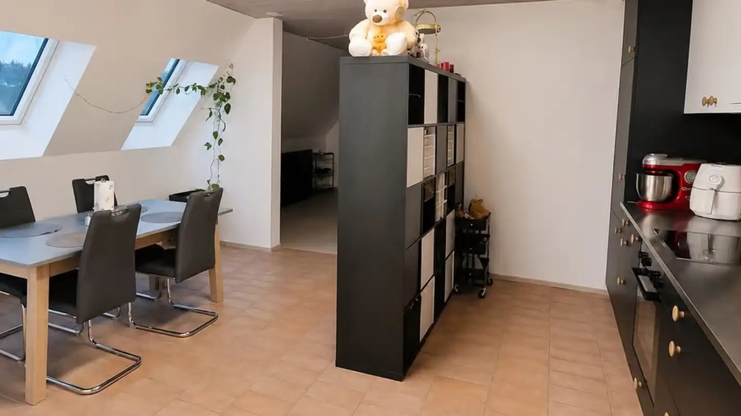 Dachgeschosswohnung mieten - Widenacherstrasse 20, 8156 Oberhasli - Foto 4