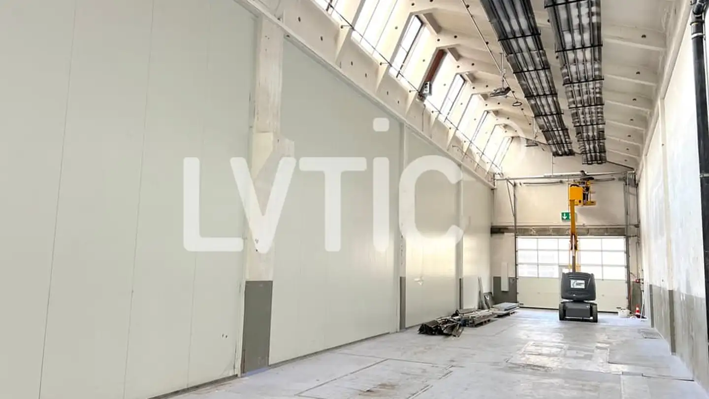 Commercial for rent - 1305 Penthalaz