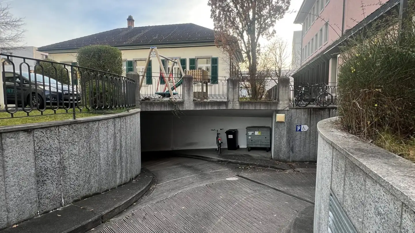 Parcheggio sotterraneo in affitto - Freiestrasse 4, 8610 Uster