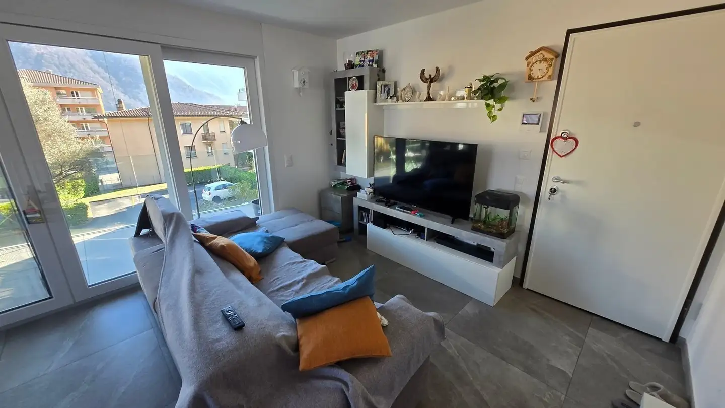 Appartement à louer - Via Carona 7, 6815 Melide