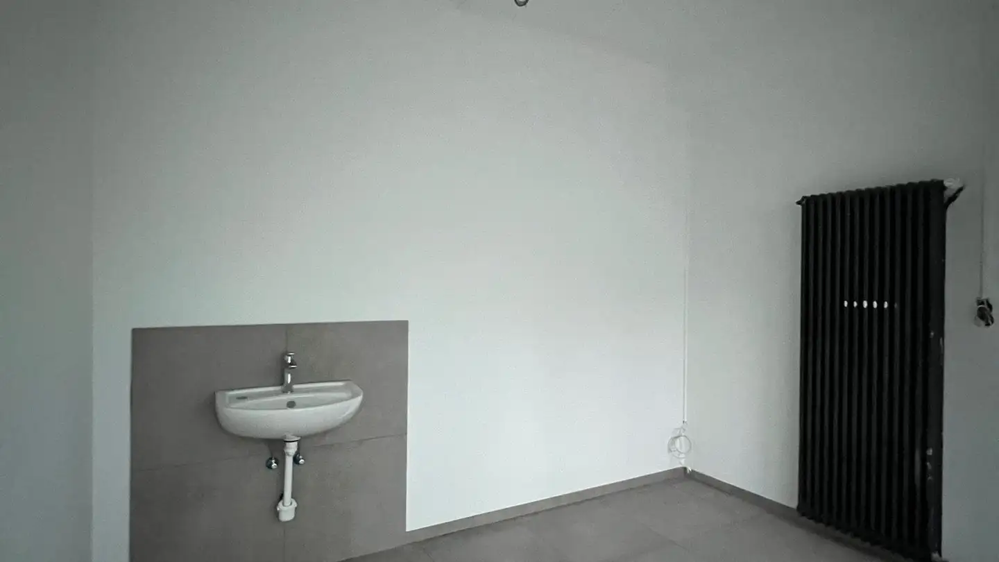 Kiosk for rent - Avenue De La Liberté 20, 2740 Moutier - Photo 4