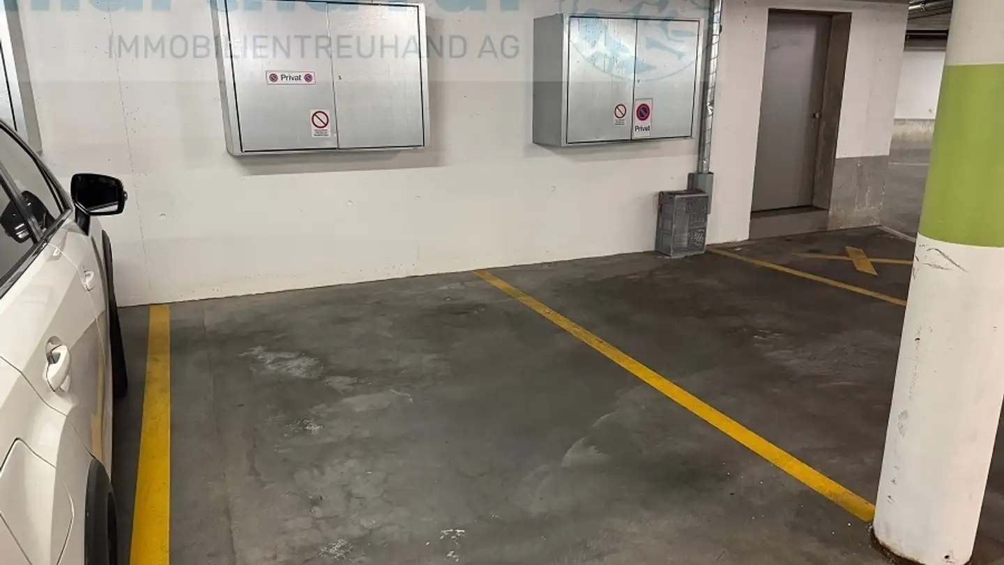 Place de parking intérieure à louer - Jungfraustrasse 53, 3800 Interlaken - Photo 2