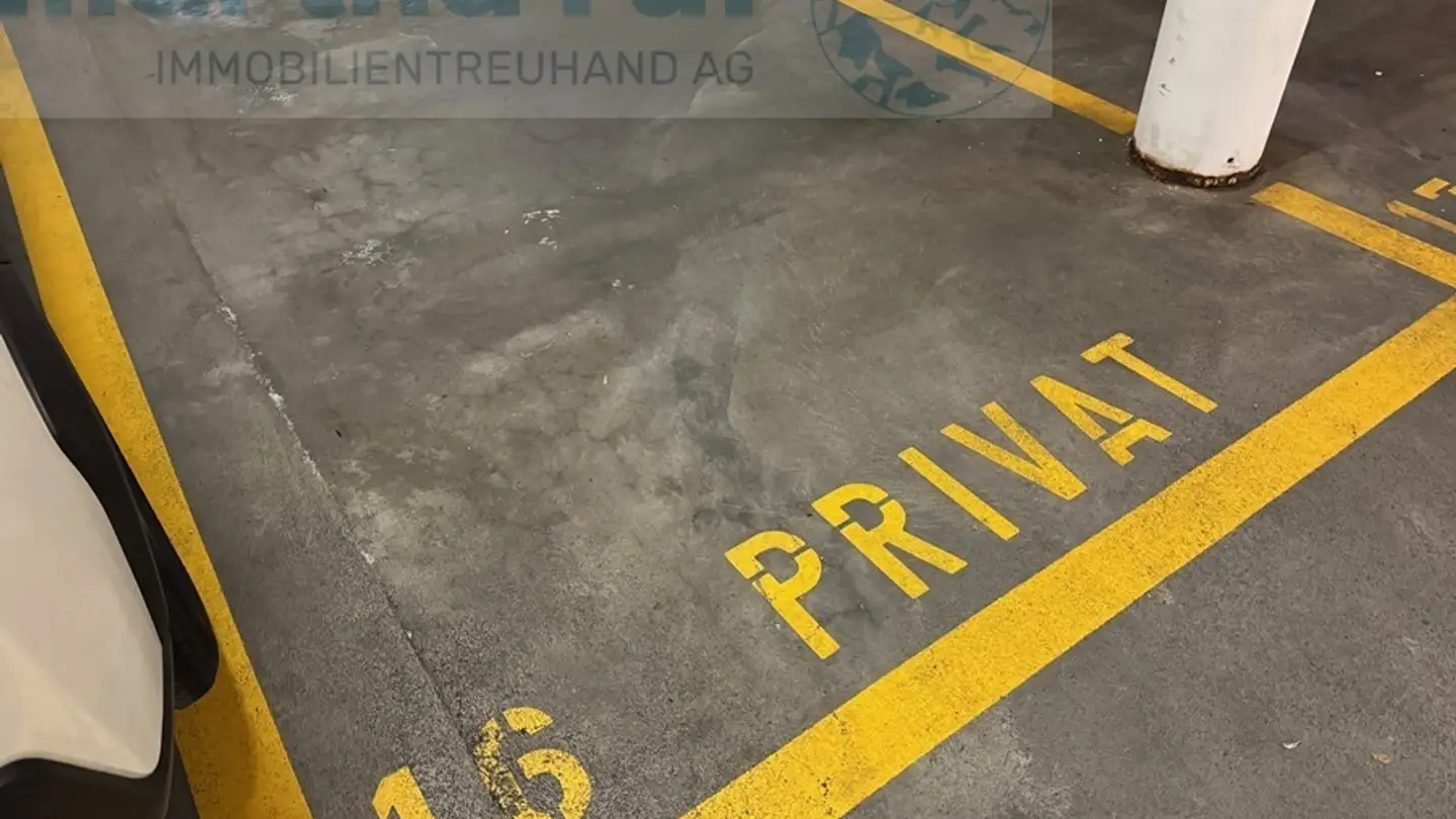 Place de parking intérieure à louer - Jungfraustrasse 53, 3800 Interlaken - Photo 3