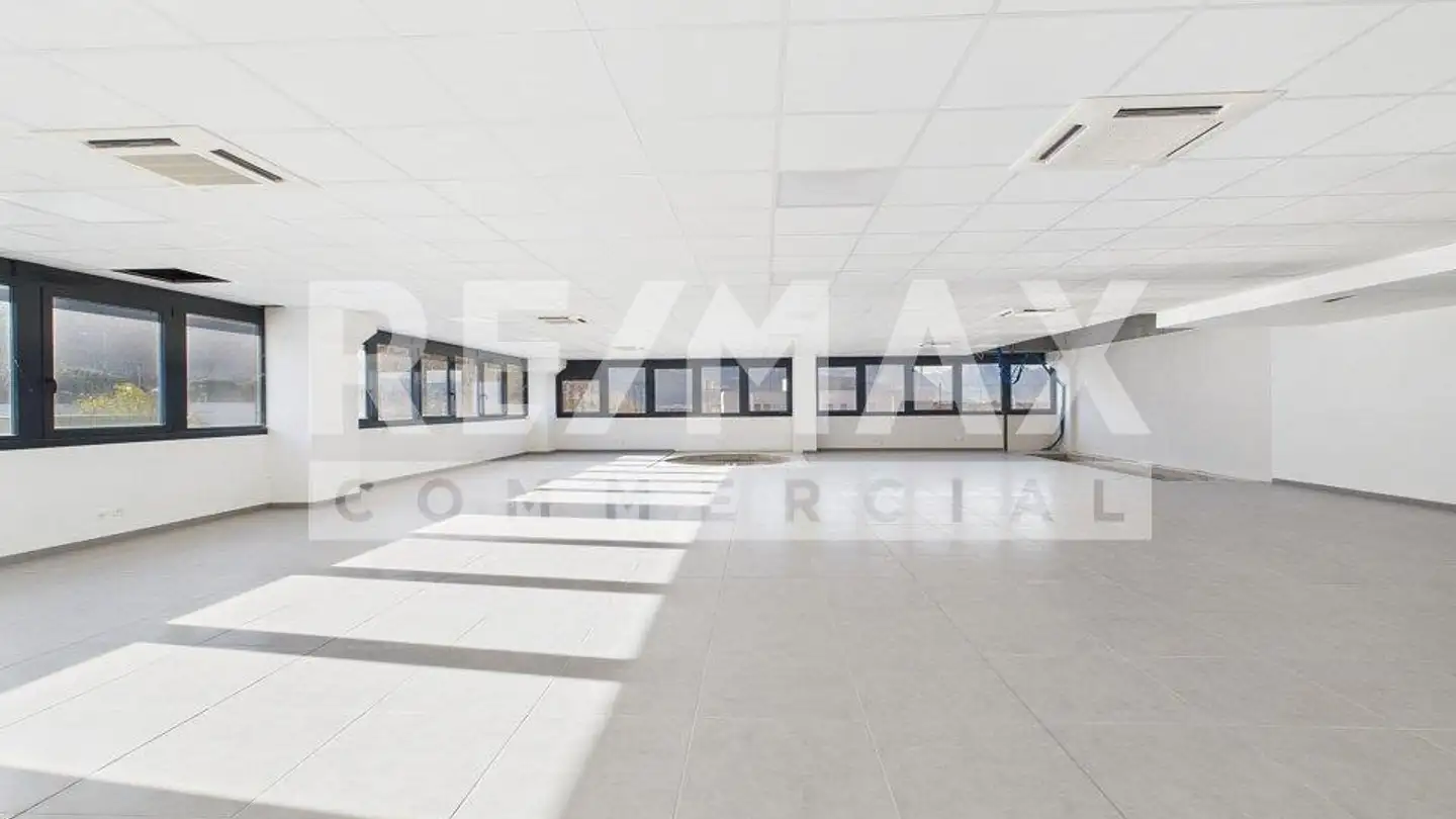 Office space for sale - 6512 Giubiasco