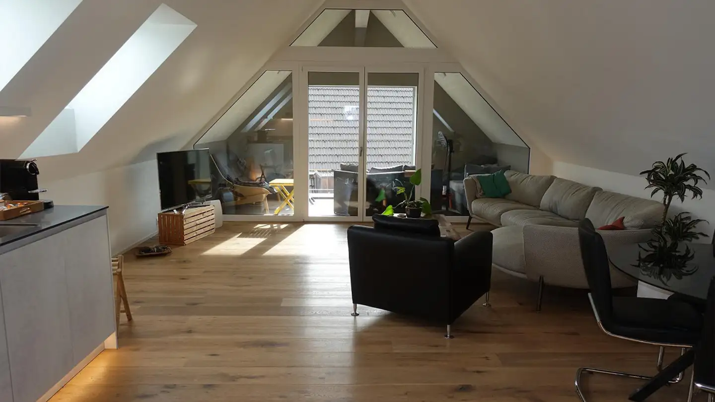 Wohnung mieten - Alte Bergstrasse 2, 8604 Volketswil - Foto 2
