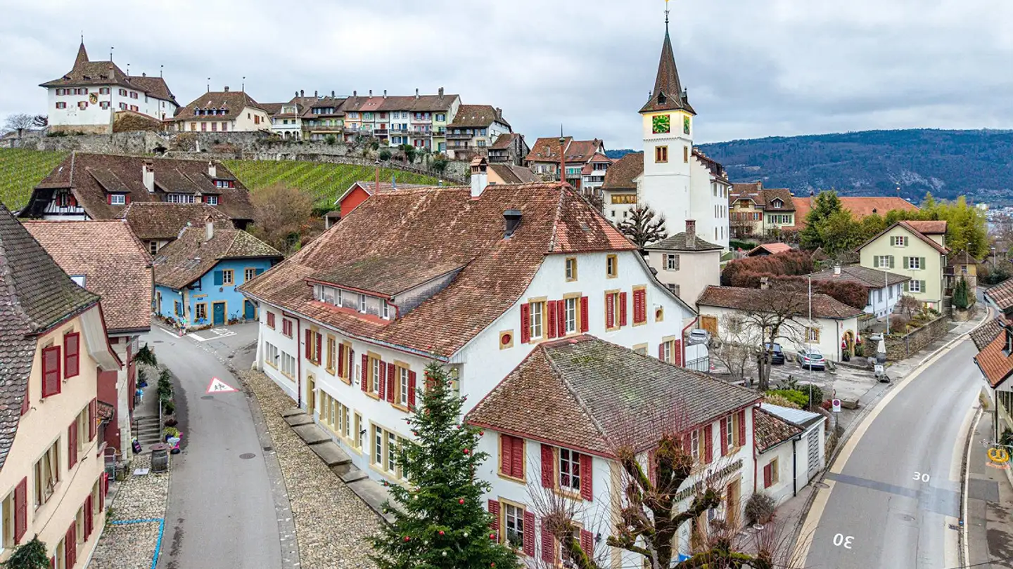 Residential building for sale - 3235 Erlach