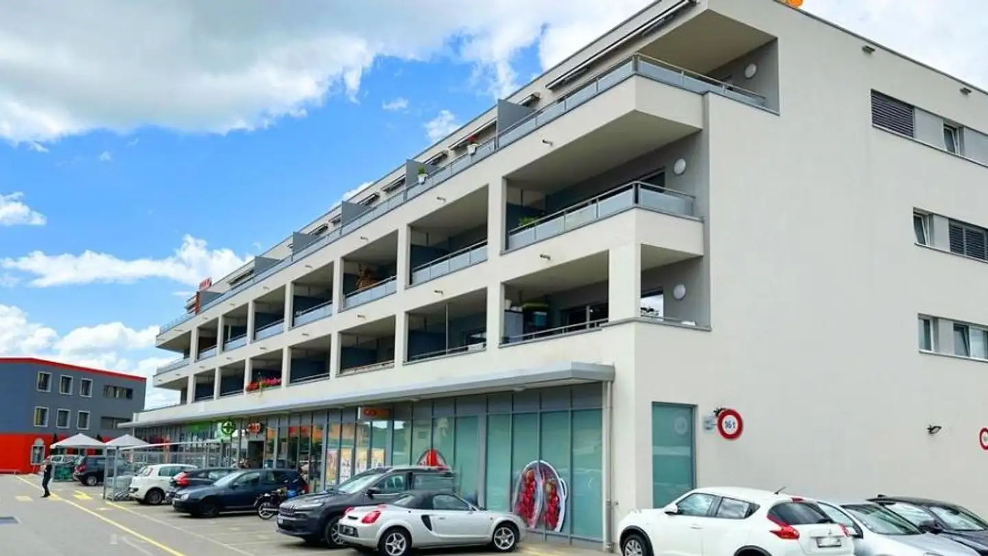 Place de parking extérieure à louer - Route des Artisans 117, 1628 Vuadens