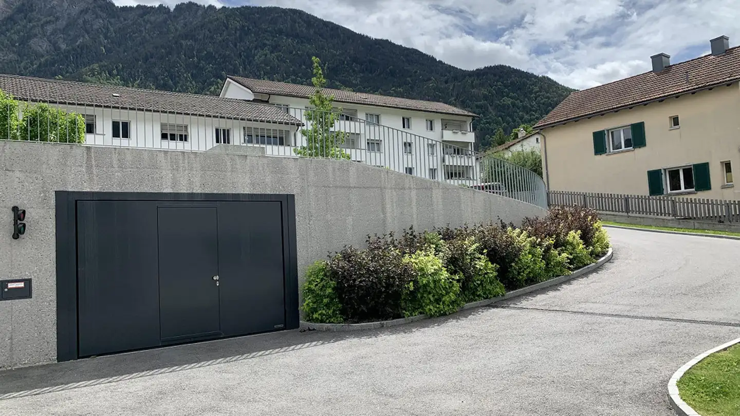 Tiefgaragenstellplatz mieten - Carmennaweg 7, 7000 Chur