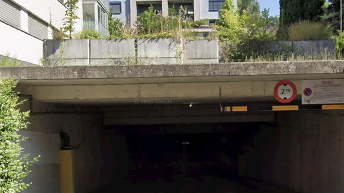 Parcheggio sotterraneo in affitto - Bahnhaldenstrasse 8, 8052 Zürich
