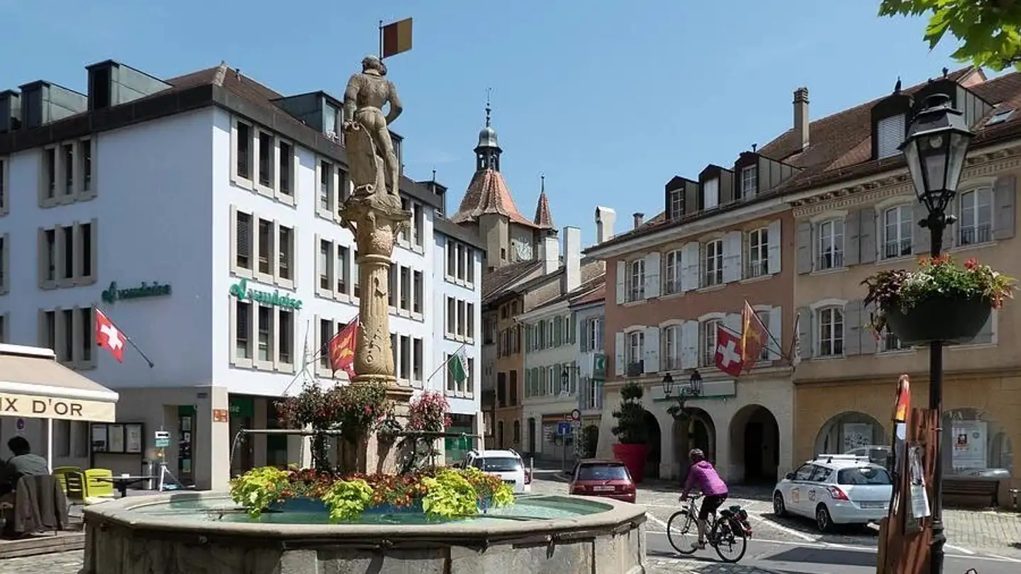 Mischgenutztes Gebäude kaufen - 1350 Orbe