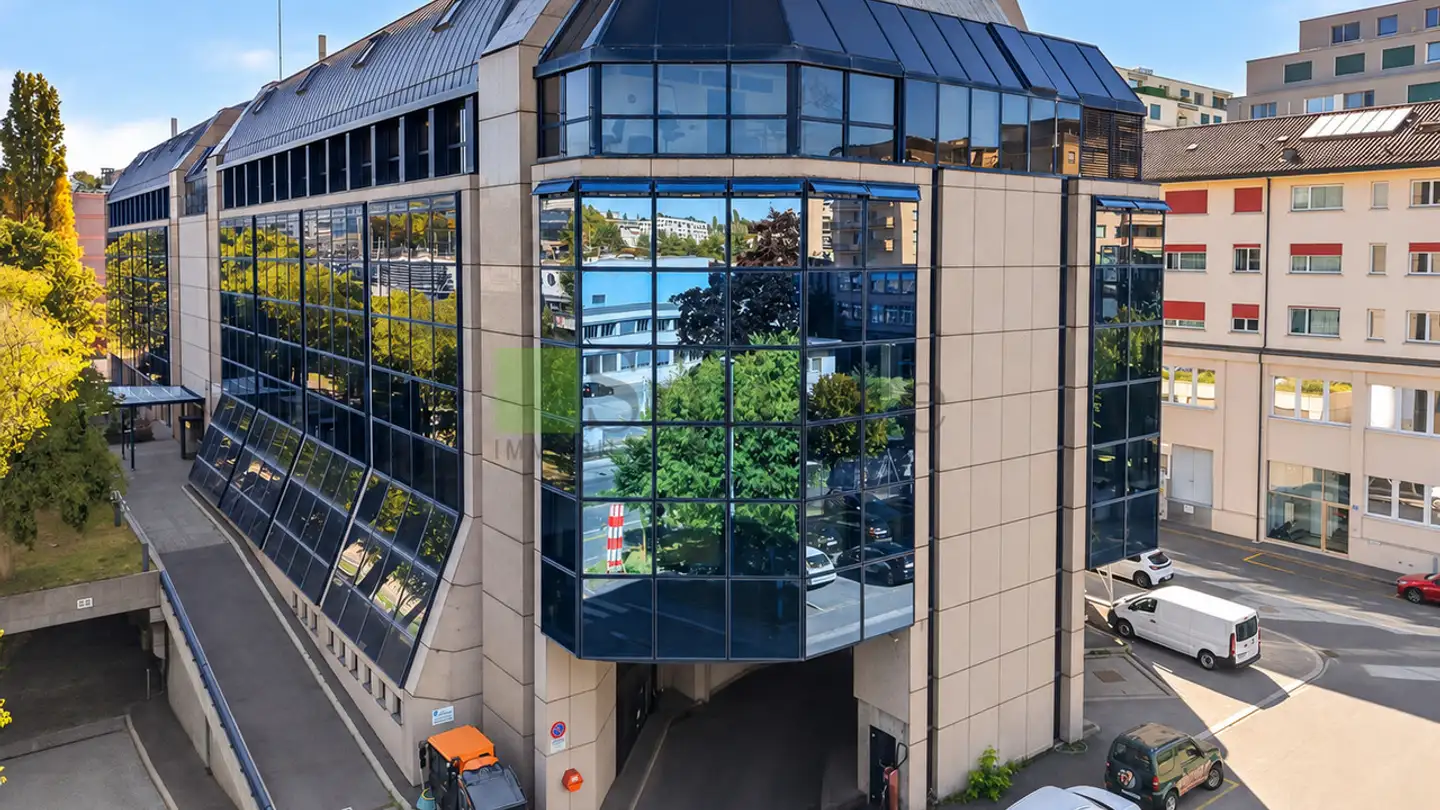 Mixed-use building for sale - 1003 Lausanne