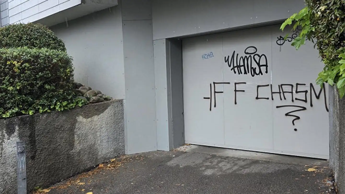 Underground parking space for rent - Hohenklingenstrasse, 8049 Zürich