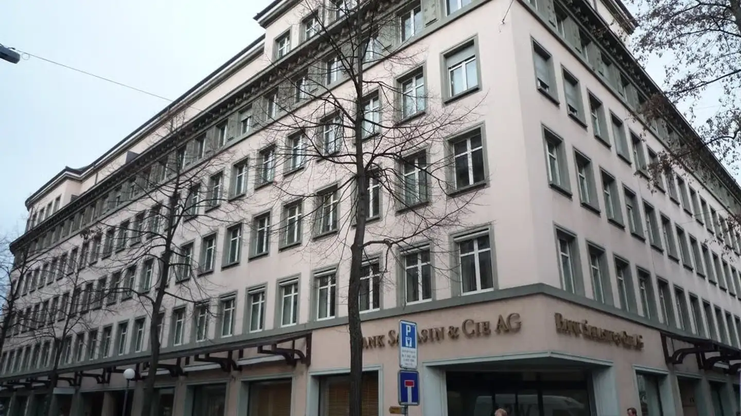 Place de parking souterraine à louer - Löwenstrasse 11, 8001 Zürich