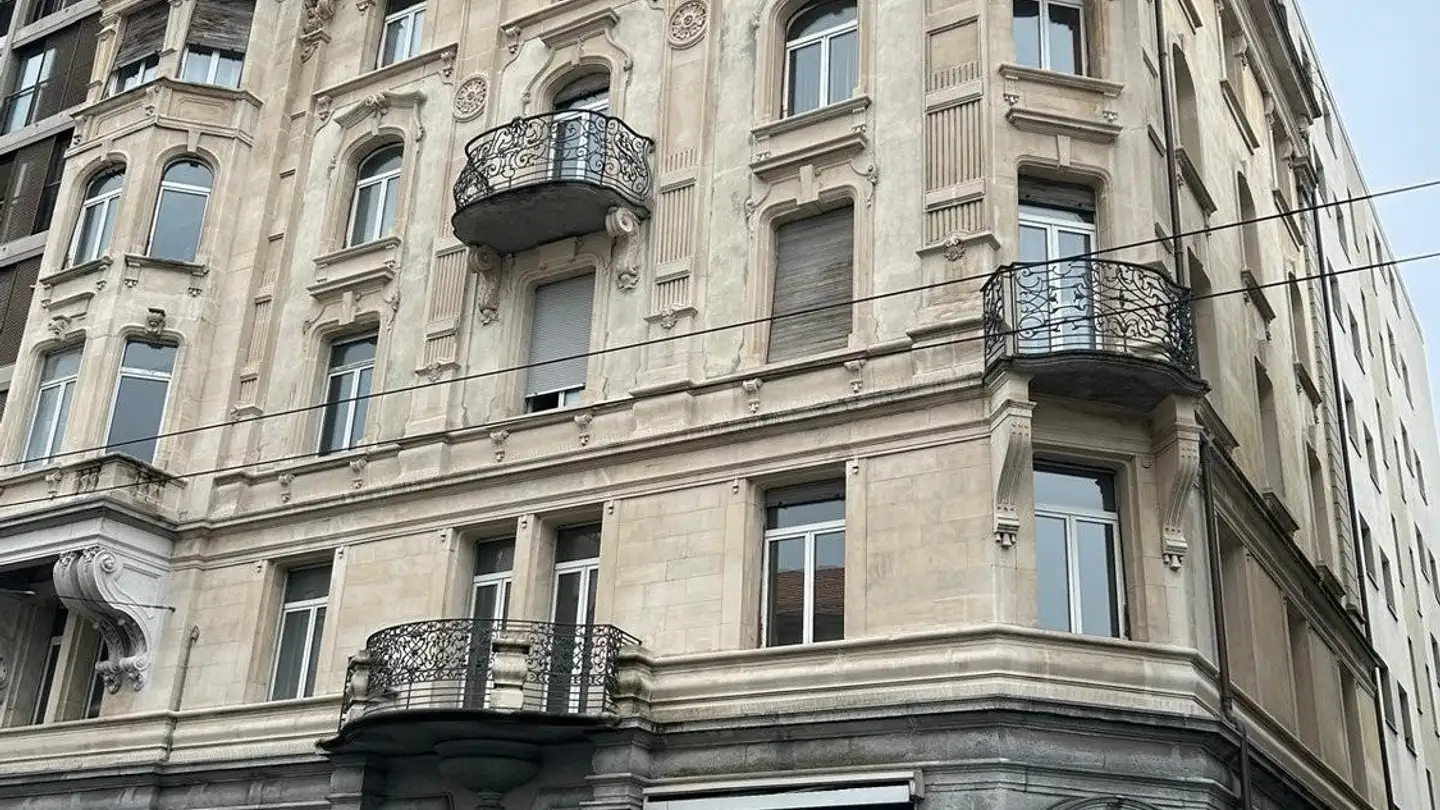 Bürofläche mieten - Avenue Léopold-Robert 88, 2300 La Chaux-de-Fonds