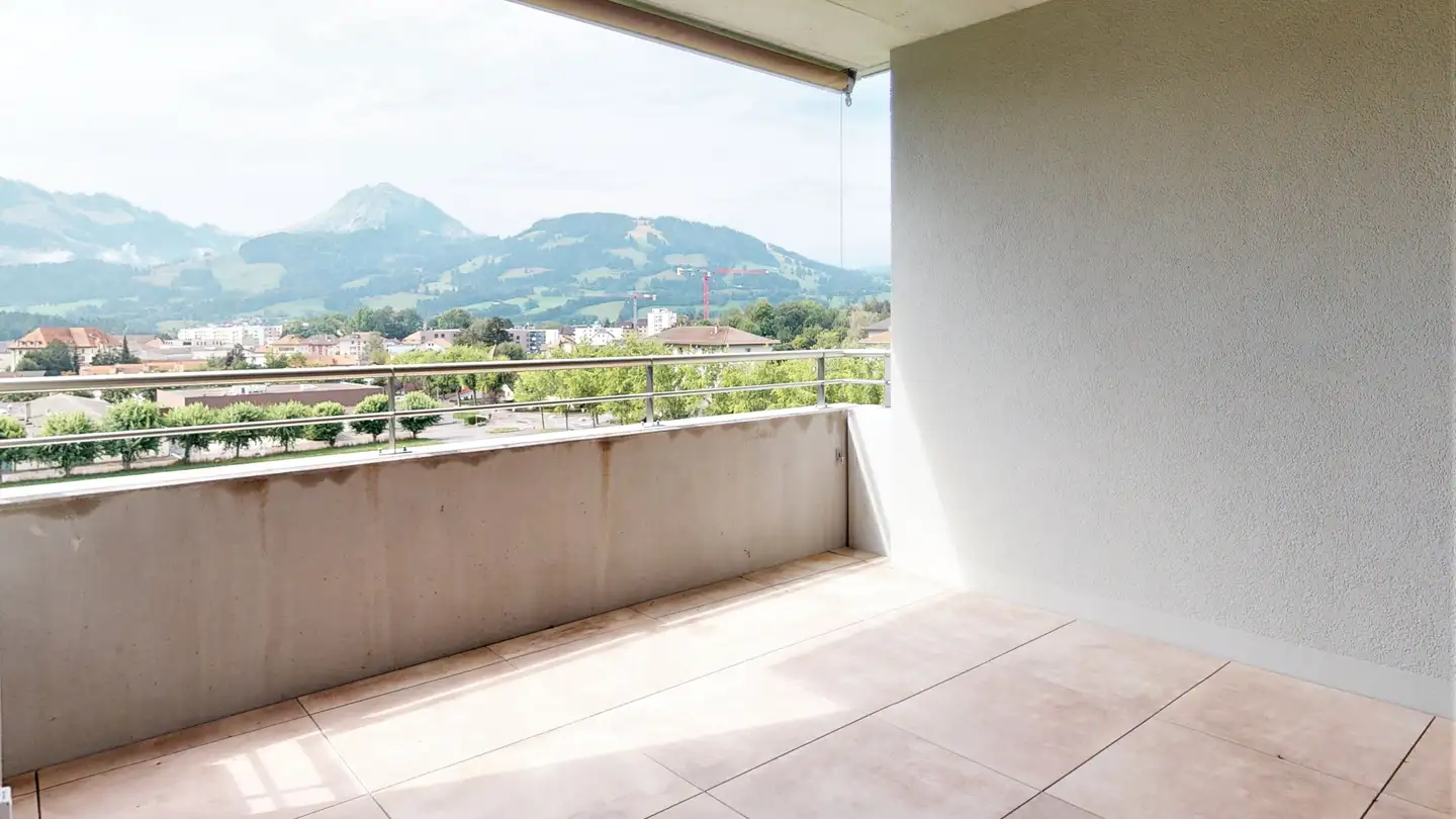 Apartment for rent - Rue Auguste-Majeux 74, 1630 Bulle - Photo 2