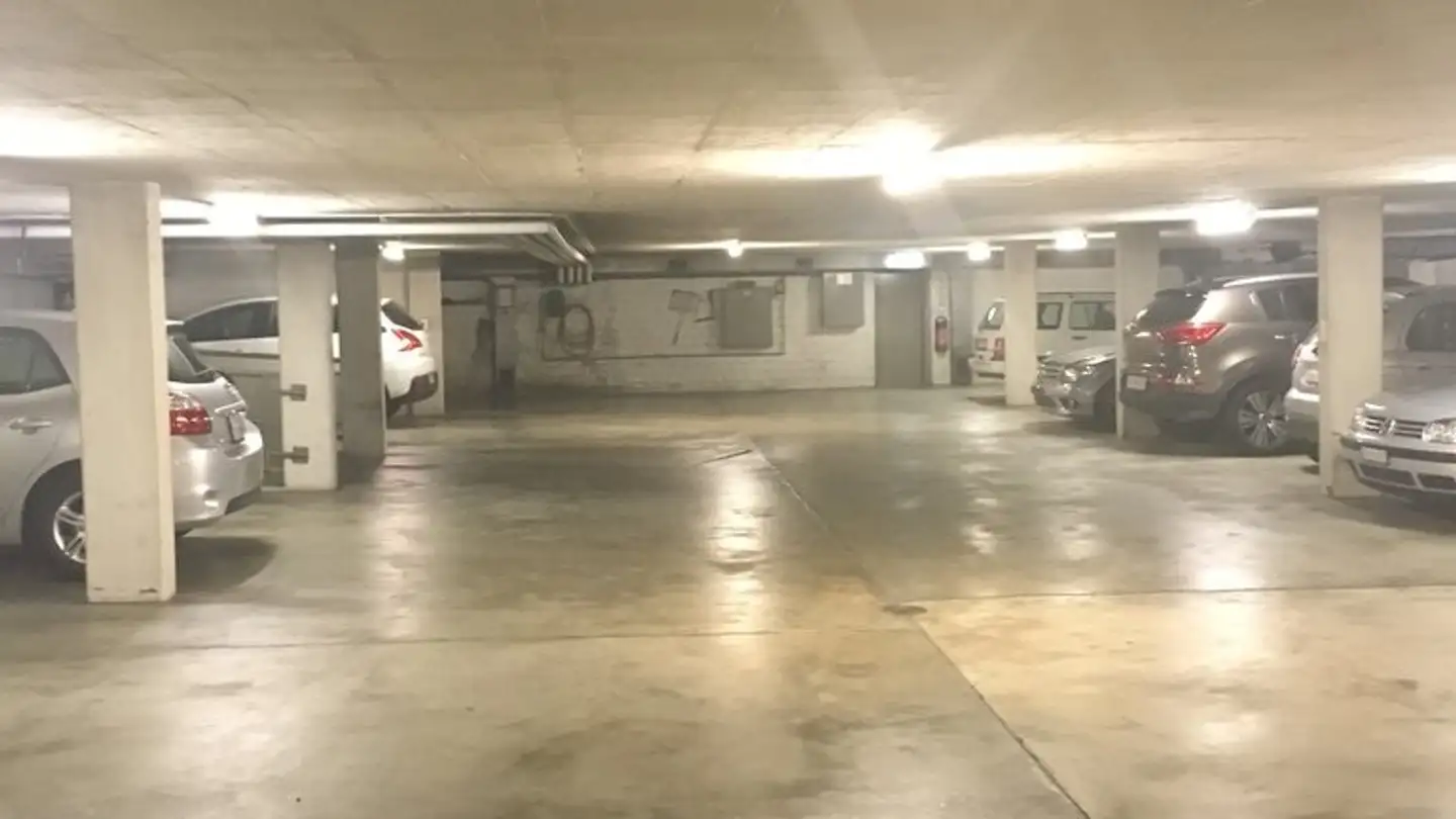 Tiefgaragenstellplatz mieten - Im Brühl 18, 8112 Otelfingen - Foto 2