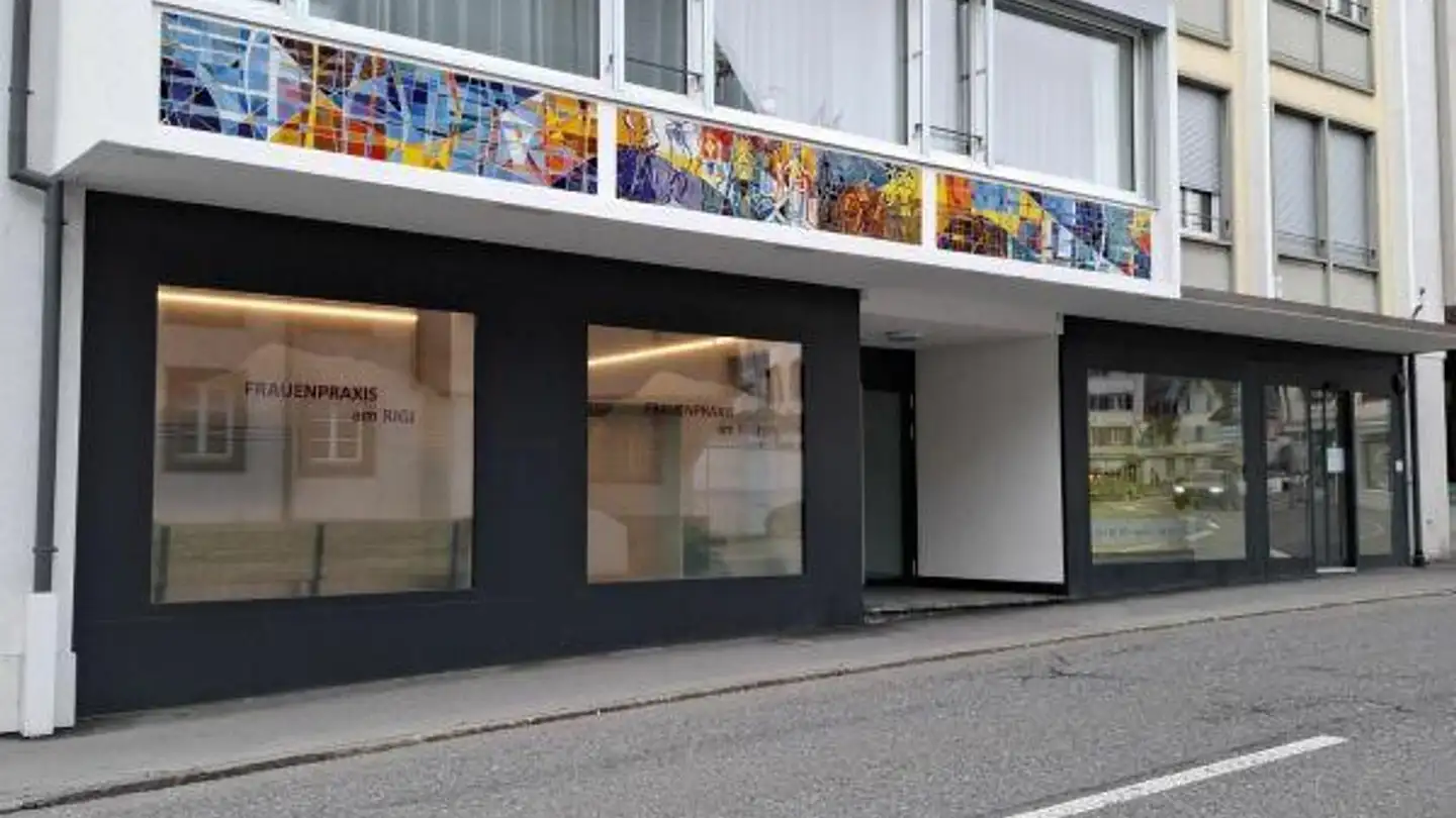 Magasin à louer - Bahnhofstrasse, 6403 Küssnacht am Rigi - Photo 2