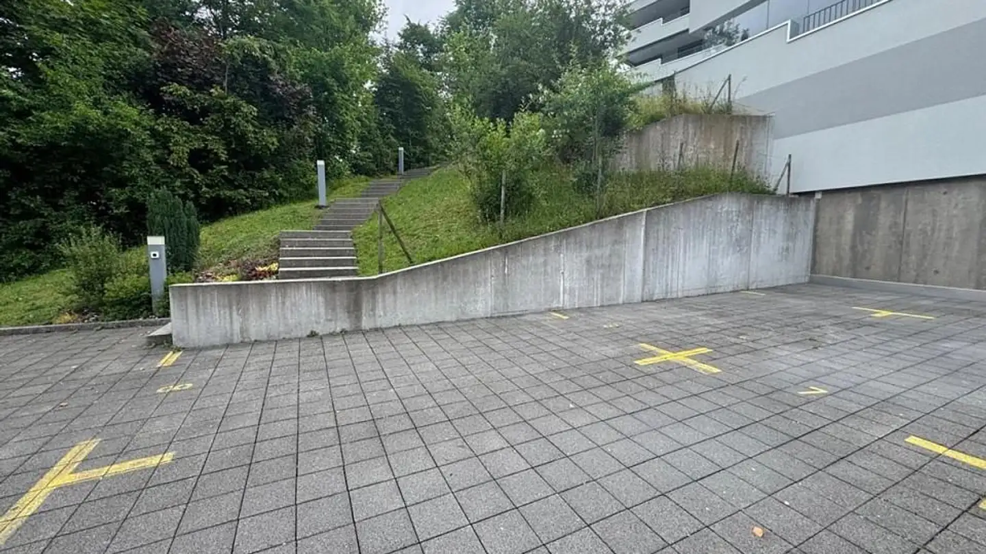 Outdoor parking space for rent - Zaystrasse 31, 6410 Goldau - Photo 2